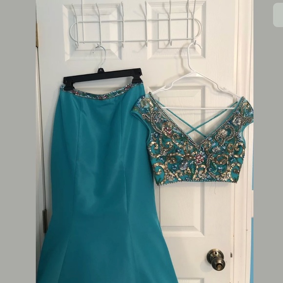 Sherri Hill dress size 4 - Picture 3 of 8
